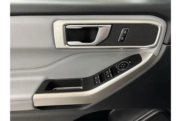 $27112 : Ford Explorer 2023 AWD XLT 4 image 5