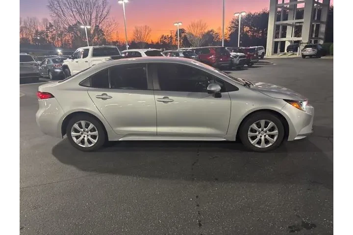 $19696 : Toyota Corolla 2024 LE 4dr S image 5