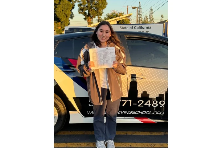 Licencia DMV disponible Leg image 1