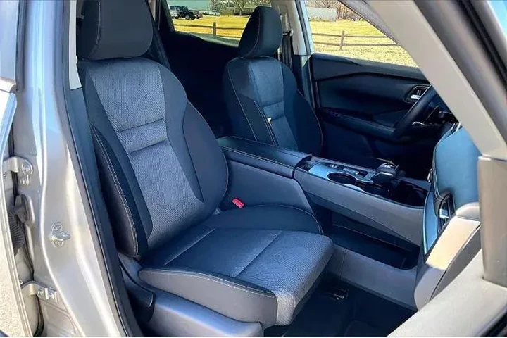 $23613 : Nissan Rogue 2024 SV 4dr Cro image 7