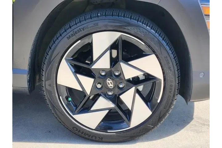 $25524 : Hyundai KONA 2024 Limited 4d image 10