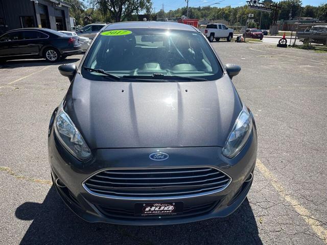 $6300 : 2017 Fiesta SE image 2