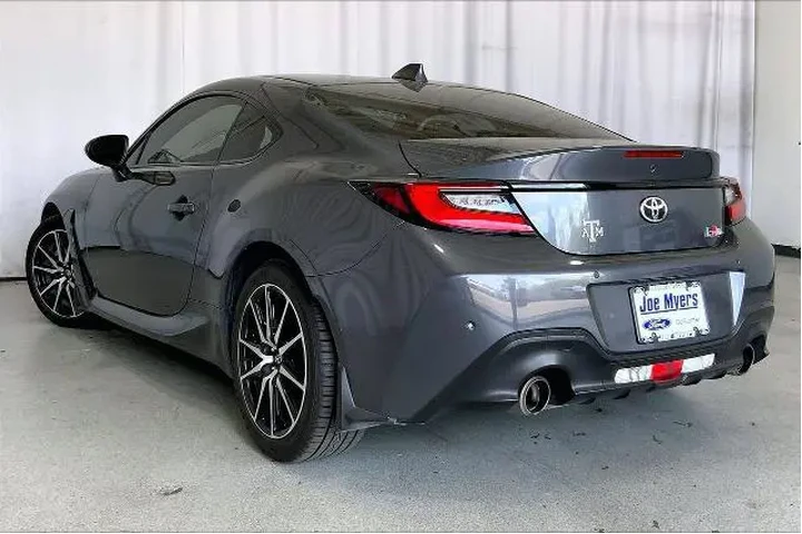 $25991 : Toyota GR86 2022 2dr Coupe 6 image 5