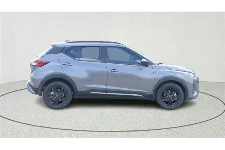 $20470 : Nissan Kicks 2023 SR 4dr Cro image 8