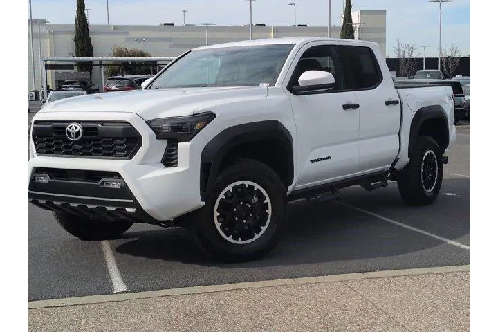$39644 : Toyota Tacoma 2025 4x4 SR5 4 image 1