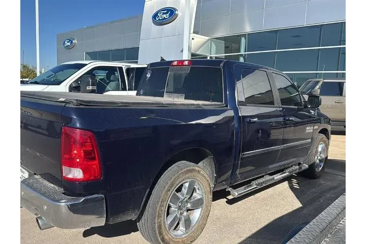 $17995 : Ram 1500 2016 4x2 SLT 4dr Cr image 2