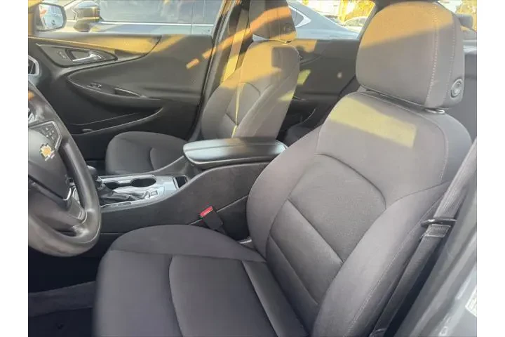 $14399 : Chevrolet Malibu 2023 LT 4dr image 9
