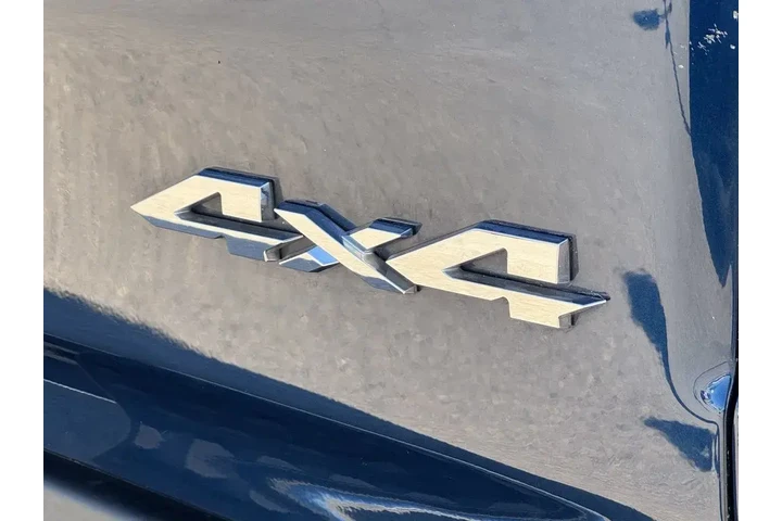 $34714 : Ram 1500 2020 4x4 Laramie 4d image 3