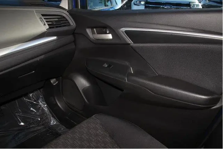 $15695 : Honda Fit 2017 LX 4dr Hatchb image 10