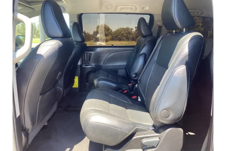 $15995 : 2015 Sienna SE Premium 8-Pass image 9