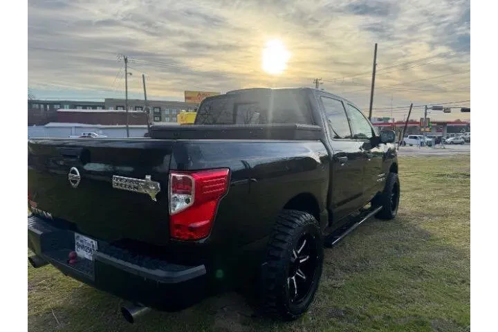 $16995 : 2017 Titan image 6