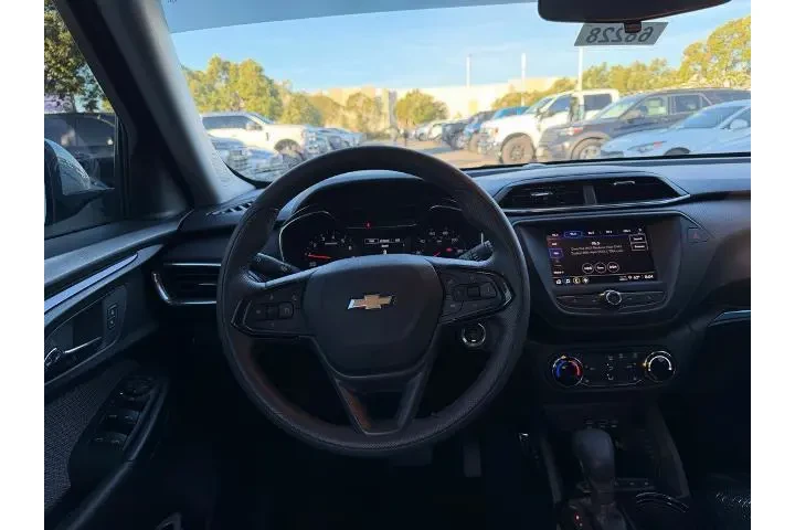 $20400 : Chevrolet Trailblazer 2023 L image 5