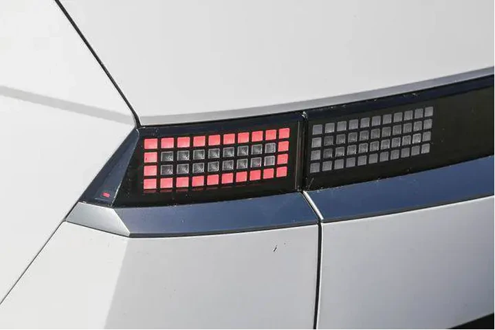 $25992 : Hyundai IONIQ 5 2024 SEL 4dr image 10