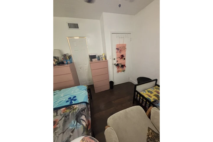 $2800 : Se renta casa en buena zona image 6