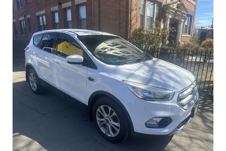 $8999 : 2019 Escape SE image 4