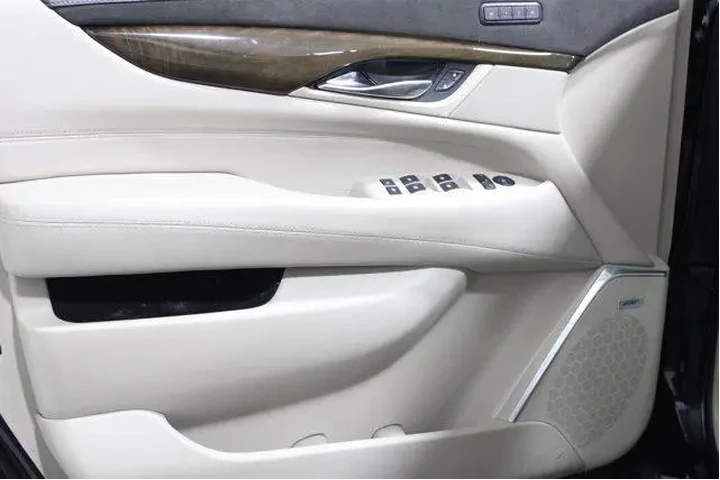 $32955 : Cadillac Escalade 2019 4x4 P image 3