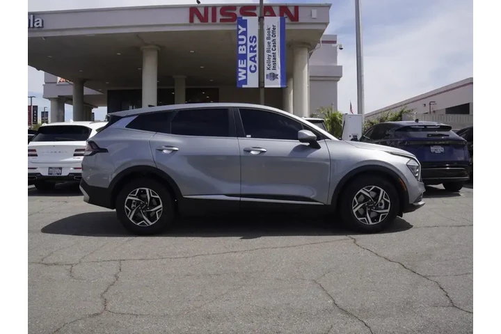 $20701 : Kia Sportage 2024 LX 4dr SUV image 3