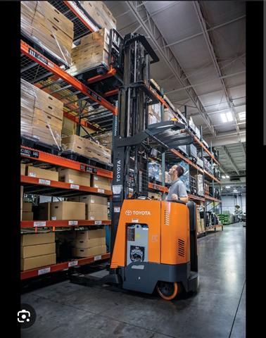 Stand up reach Forklift driver image 1