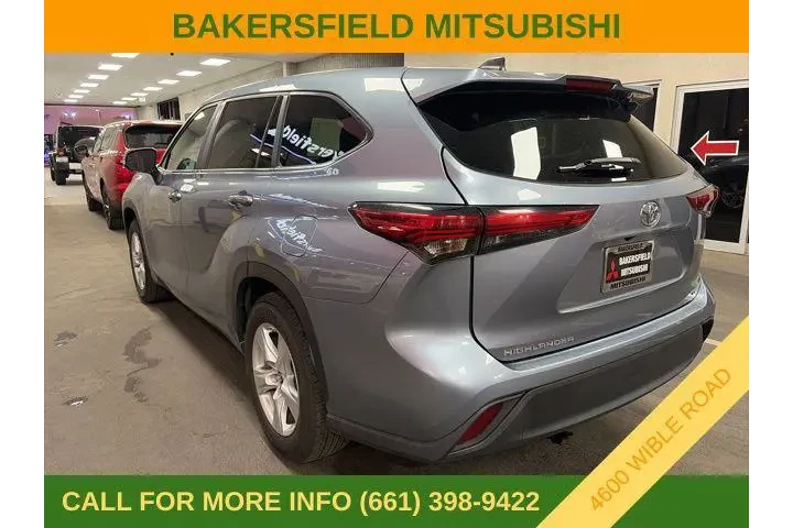 $32797 : Toyota Highlander 2023 L 4dr image 3