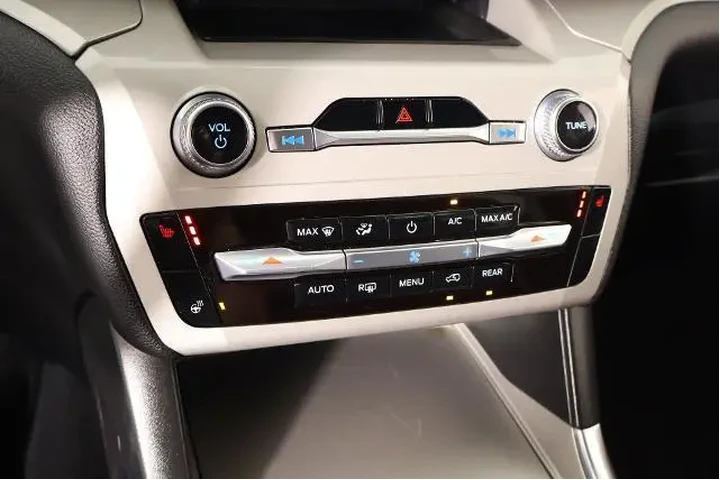 $26186 : Ford Explorer 2023 XLT 4dr S image 7