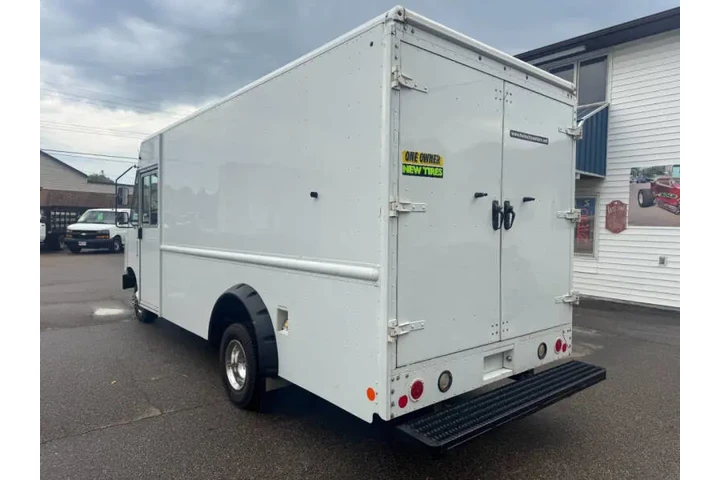 $23990 : 2013 E-Series E-350 SD image 9