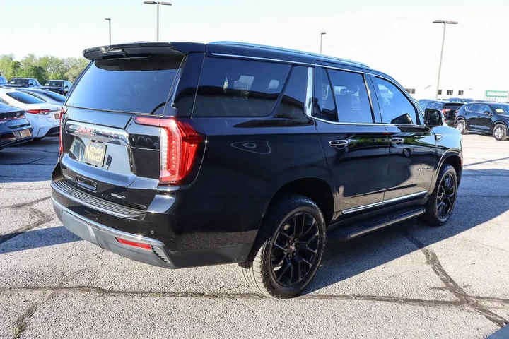 $45988 : 2022 Yukon 4WD 4dr SLT image 4