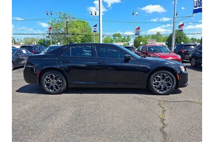 $13500 : Chrysler 300 2017 AWD S 4dr image 8