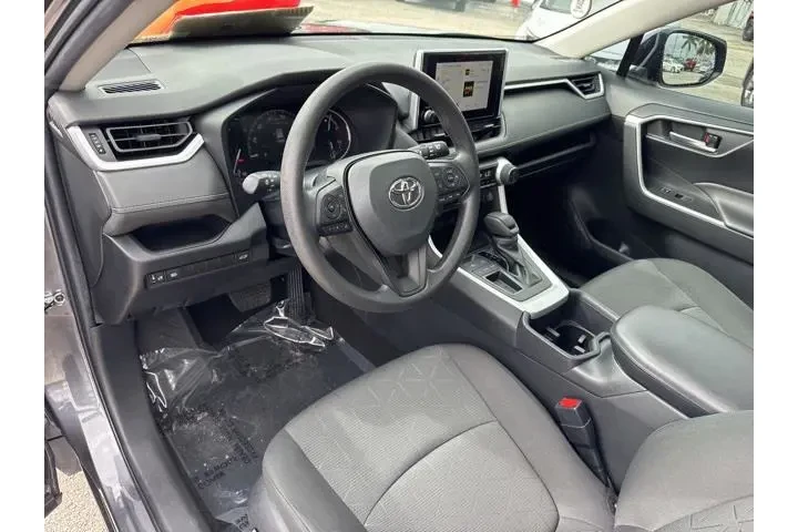 $26988 : Toyota RAV4 2023 XLE 4dr SUV image 10