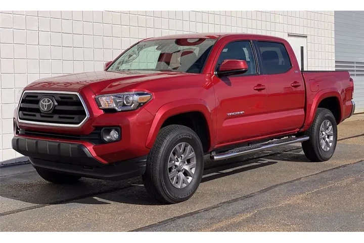 $18000 : 2018 Toyota Tacoma SR5 image 1