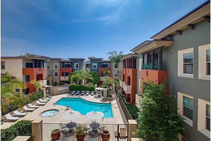 $2000 : ROOM FOR RENT IN RIVERSIDE image 6