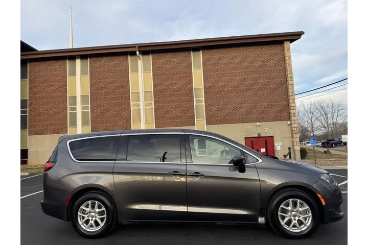 $14999 : 2023 Voyager LX image 5