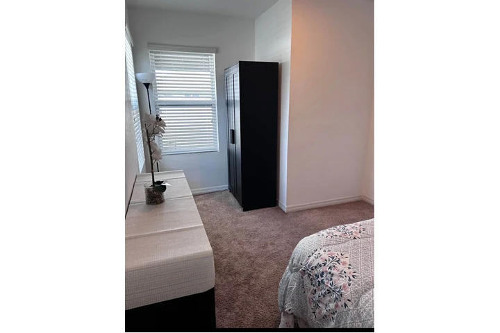 $700 : Rento Habitación image 2