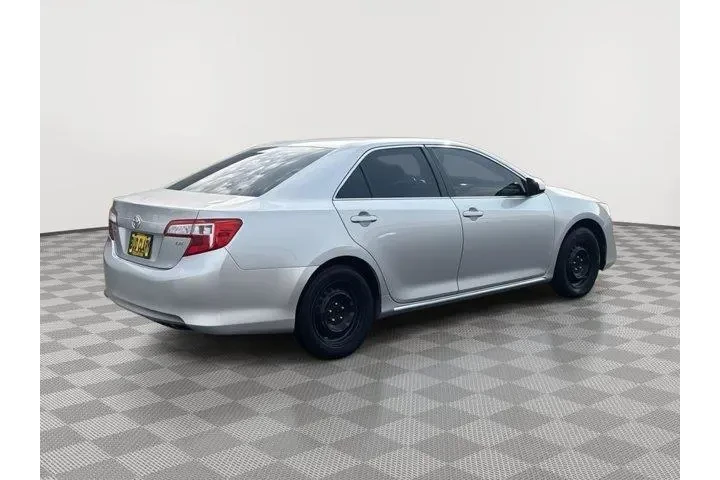 Toyota Camry 2012 L 4dr Seda image 5