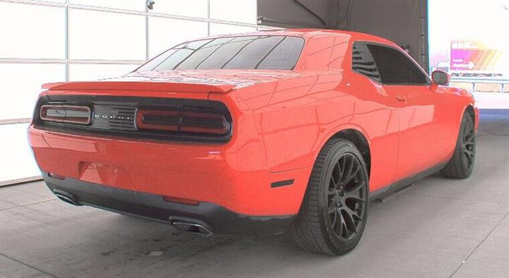 2017 Challenger SXT image 3