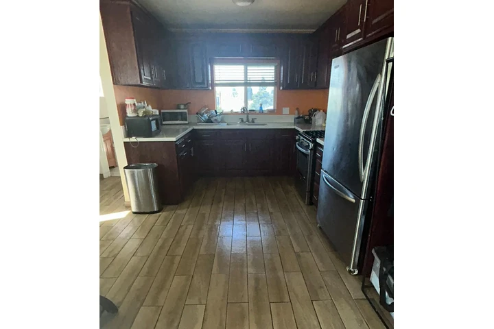 $850 : RENTO CUARTO GRANDE image 2