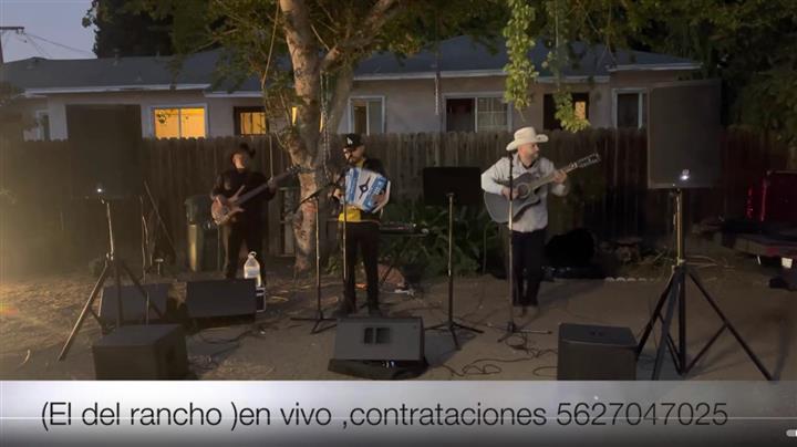 El Del Rancho Y Sus Compas*¶♪* image 3