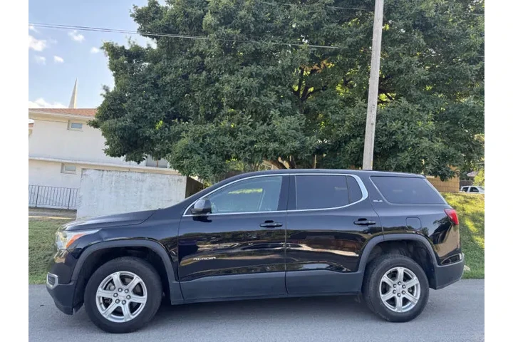 $9999 : 2017 GMC Acadia SLE-1 image 4