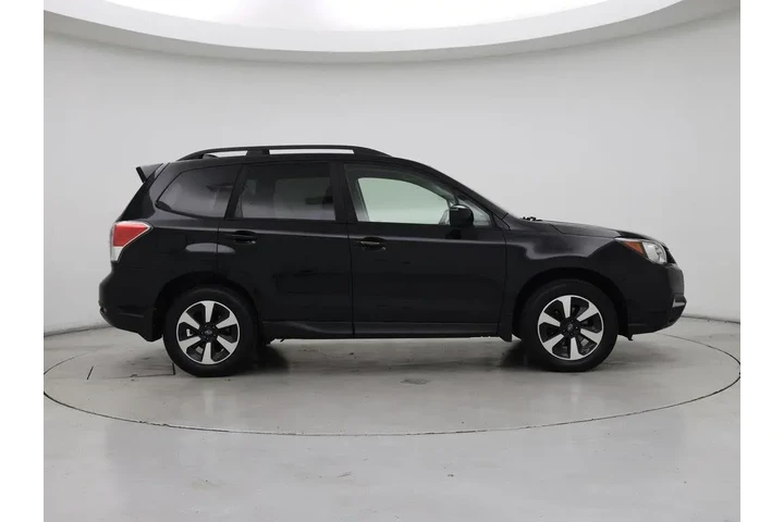 $18998 : Subaru Forester 2017 AWD 2.5 image 7