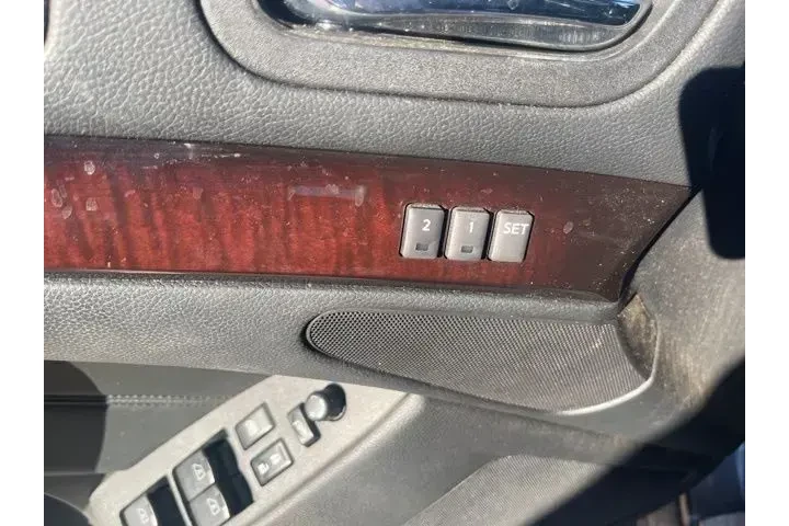 INFINITI G37 Convertible 201 image 2