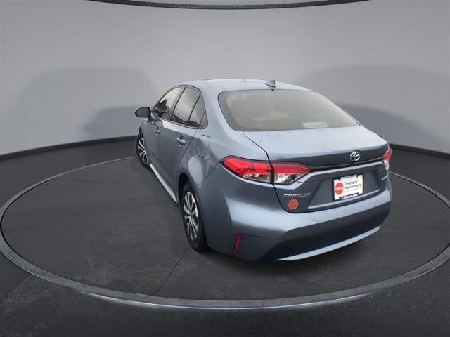 $24200 : PRE-OWNED 2022 TOYOTA COROLLA image 7