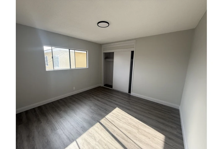 $2249 : 2 Bedroom Apartment image 4