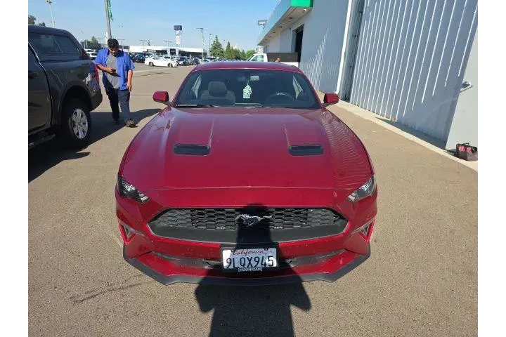 $18900 : Ford Mustang 2019 EcoBoost 2 image 2