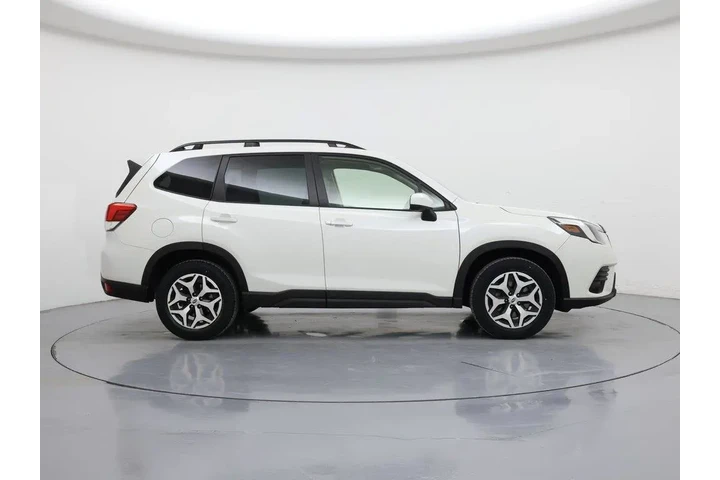 $28998 : Subaru Forester 2023 AWD Pre image 7