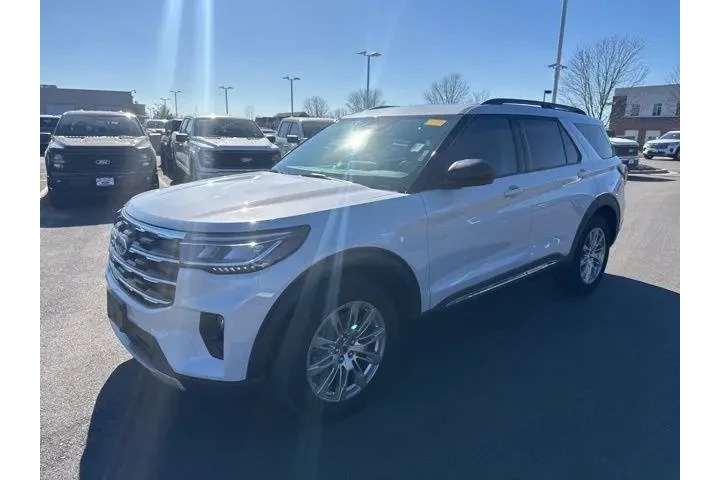 $40000 : Ford Explorer 2025 AWD Activ image 3