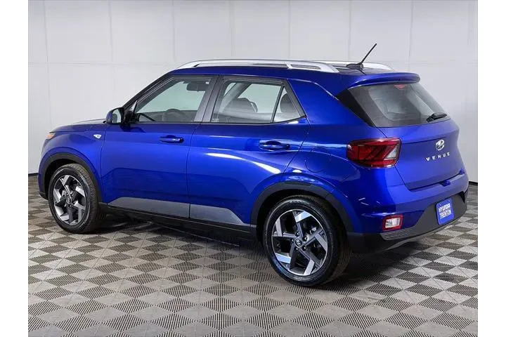 $19790 : Hyundai VENUE 2025 Limited 4 image 8