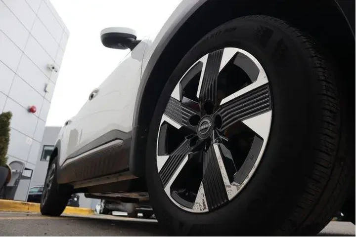 $20808 : Nissan Kicks 2025 AWD SV 4dr image 8