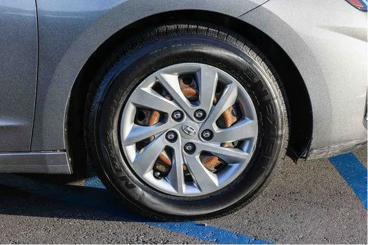 $9798 : Hyundai ELANTRA 2019 SE 4dr image 9