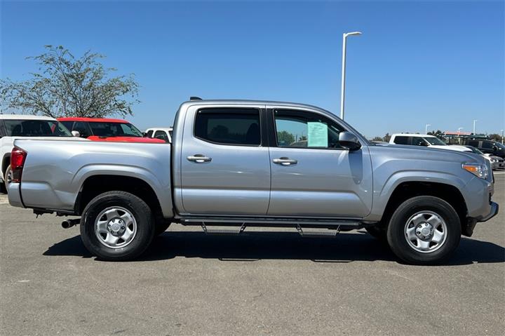 $29950 : Tacoma SR image 3