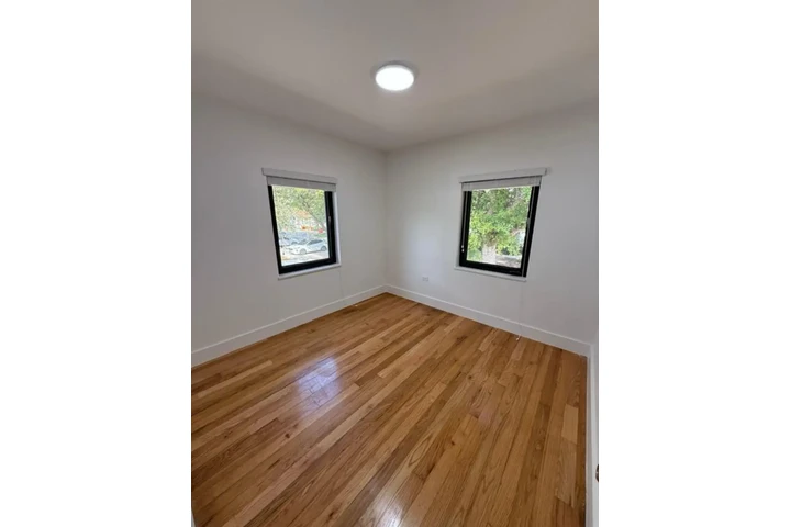 $2000 : 2Bedroom Apartment in Miami FL image 8