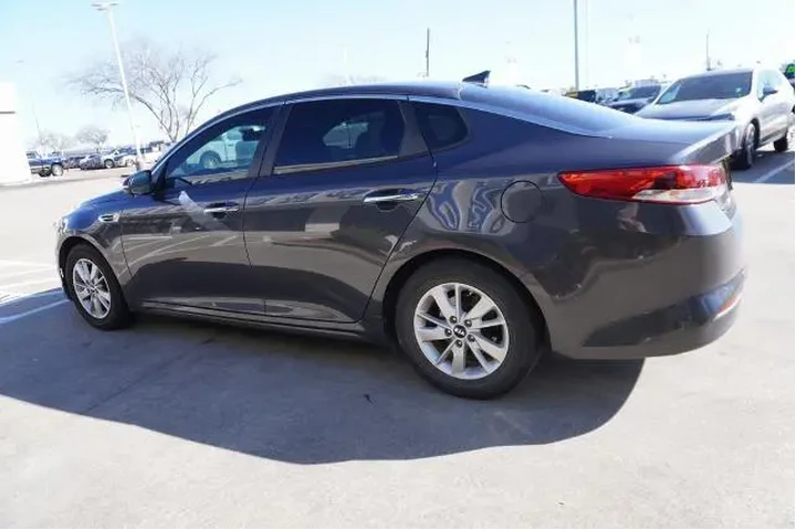 $9988 : Kia Optima 2018 LX 4dr Sedan image 4